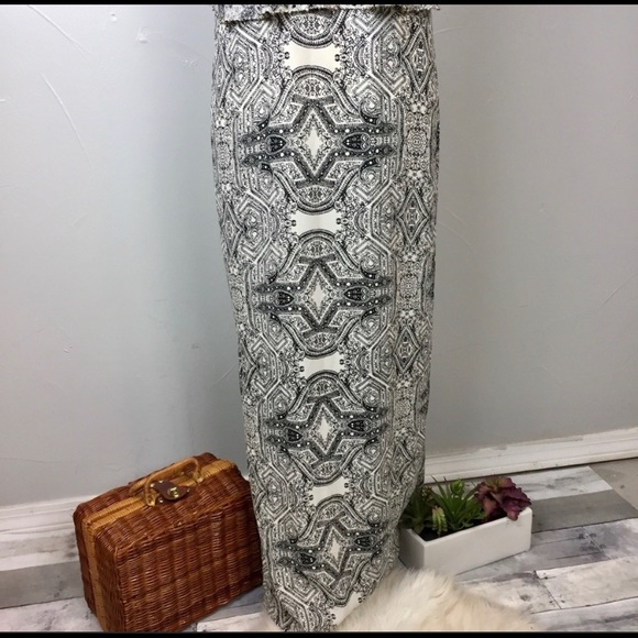 Anthropologie Vanessa Virginia Takisha Maxi Dress black and cream size 6 - Picture 5 of 16